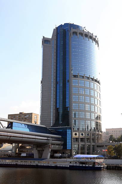 istock edge of office building 594918462