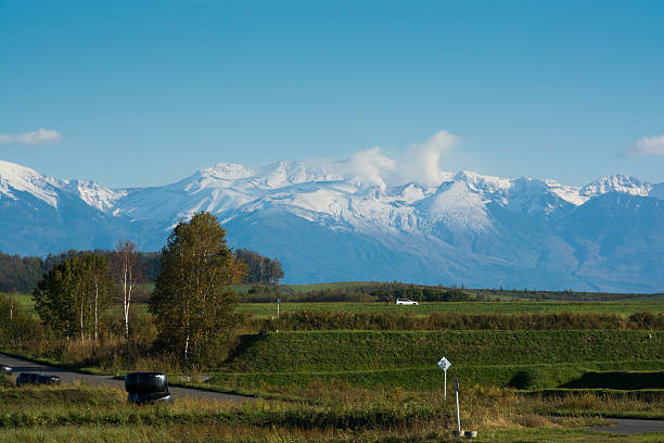 istock The mountaintop that was covered with snow 594936458