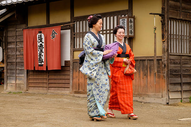 istock Japanese Women in Edo Period Town 595134710