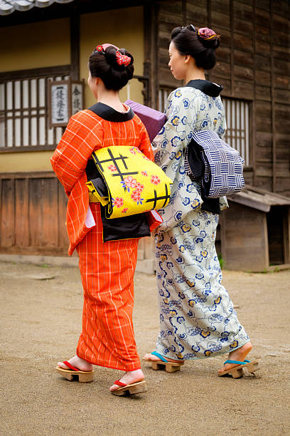 istock Japanese Women in Edo Period Town 595134822