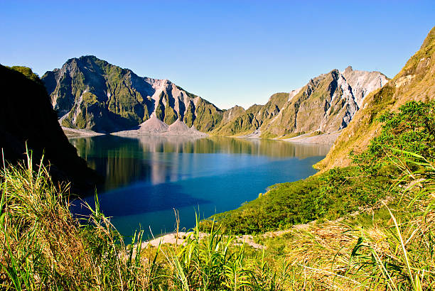 istock Mount Pinatubo crater lake 595140128