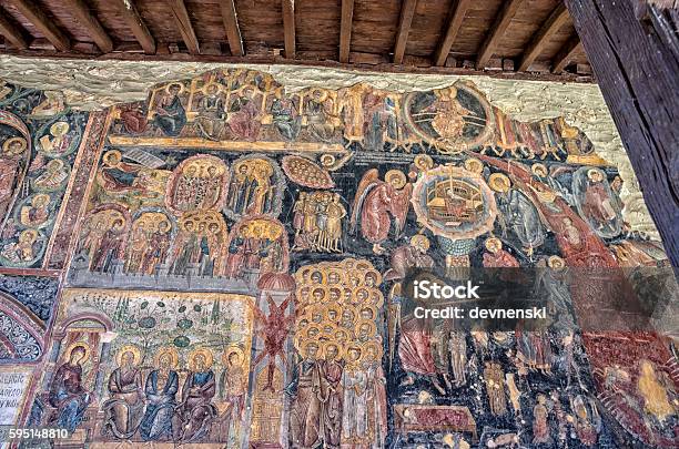 Kuvapankin valokuva otsikolla Seinämaalaus Rozhenin Luostarissa Bulgaria – Lataa kuva nyt - Bulgaria, Muraali, Arkkitehtuuri