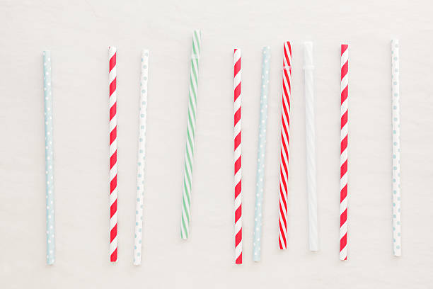 beber palhinhas fundo - drinking straw plastic design in a row imagens e fotografias de stock