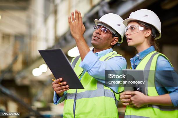 수동 작업자가 작업 건설 산업에 대한 스톡 사진 및 기타 이미지 - 건설 산업, 엔지니어, 제조