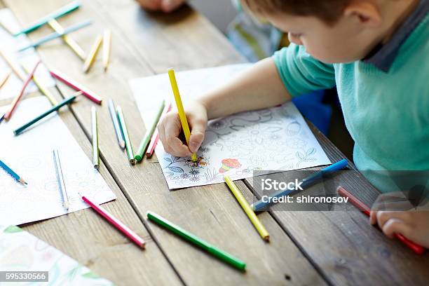 図面 - 子供のストックフォトや画像を多数ご用意 - 子供, お絵かき, 塗る
