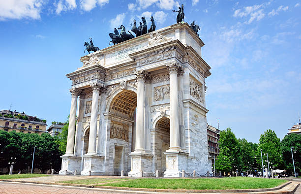 istock Arch of Peace, Milan 595332718