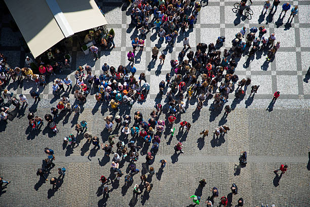 istock grupa tourists  top view 595346246