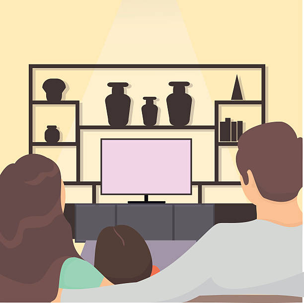 ilustraciones, imágenes clip art, dibujos animados e iconos de stock de familia viendo la televisión juntos. familia sentada en el sofá viendo la televisión - people female male men