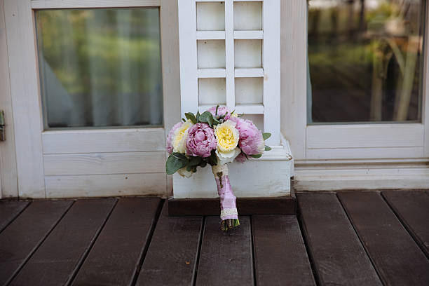 istock Wedding bouquet. Bride's flowers 595727784