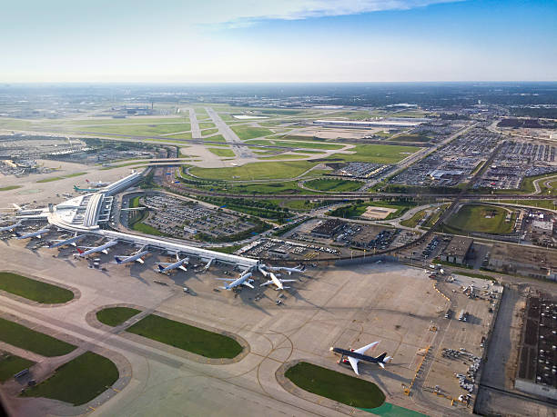 空港  - chicago aerial ストックフォトと画像