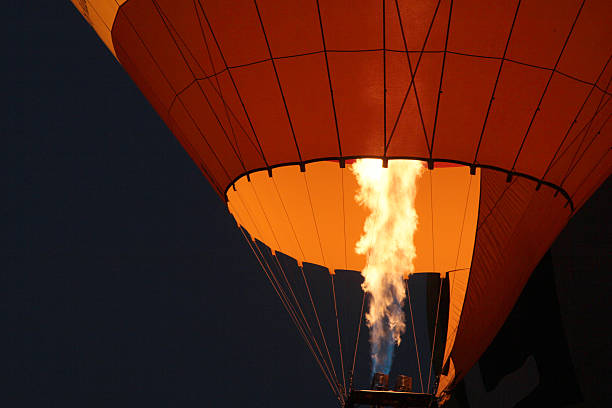 istock fire and hot-air balloon 595746480