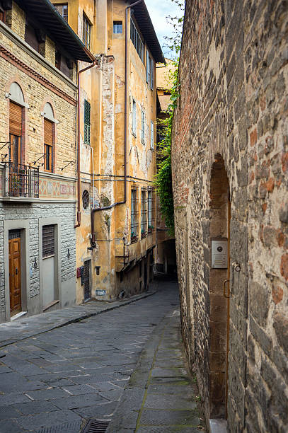 istock Narrow italian street 595747698