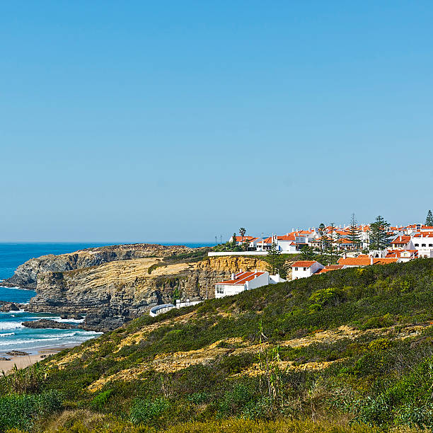 istock City on the Rocky Coast 595750214