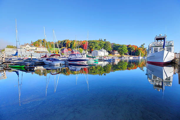 istock Autumn on Lake Sunapee New Hampshire 595759820