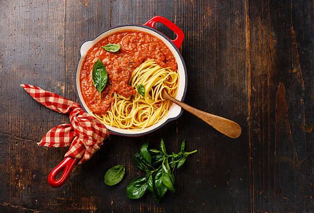 спагетти болоньезе - savoury sauce стоковые фото и изображения