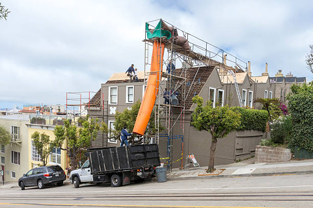 サンフランシスコの古い建物の修復 - roof row house house san francisco county ストックフォトと画像