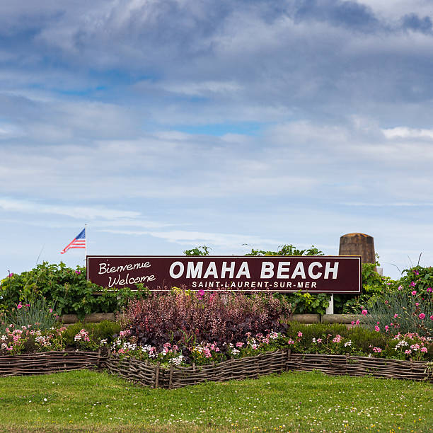 오마하 비치에 오신 것을 환영합니다 - omaha beach sign normandy beach 뉴스 사진 ��이미지