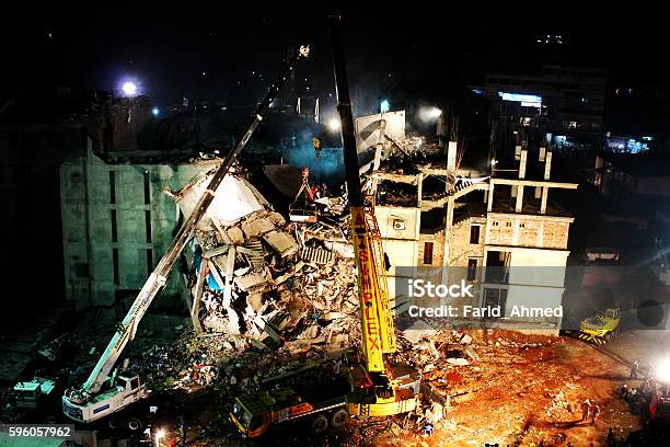 방글라데시 사상 최악의 공장 재해 방글라데시에 대한 스톡 사진 및 기타 이미지 - 방글라데시, 공장-산업 건물, 무너짐