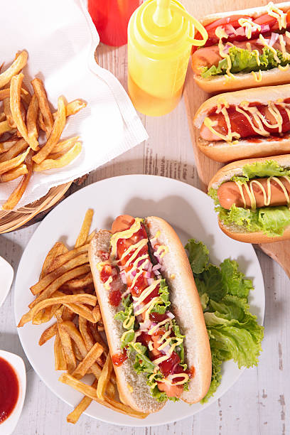 istock fast food,hot dog 596068456