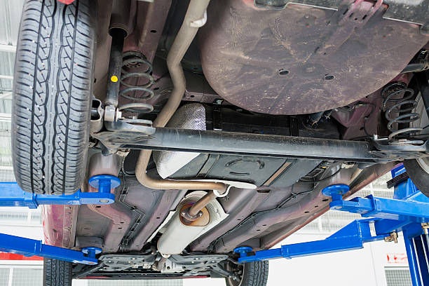 istock car repair shop 596088216