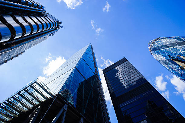istock Business office building in London, England 596369016