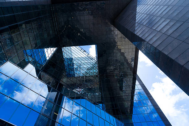 istock Business office building in London, England 596369660