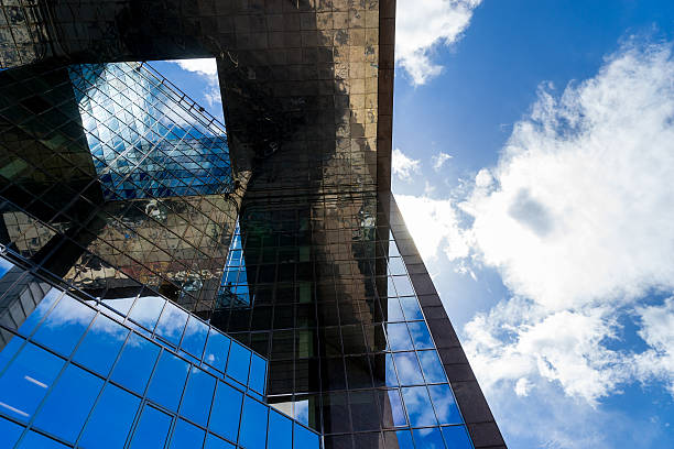 istock Business office building in London, England 596369896