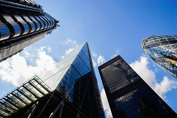istock Business office building in London, England 596370496