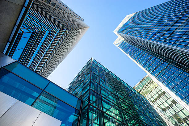 istock Business office building in London, England 596389670