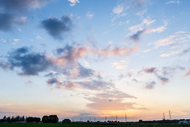 istock The beautiful clouds in the sky at sunset 596769166