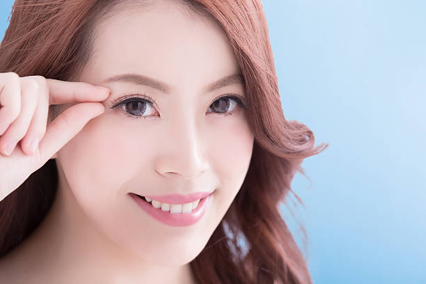 istock beauty woman look you happily 596775340