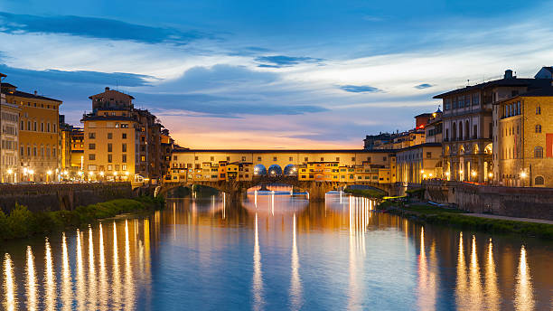 florença, toscana, itália - ponte vecchio imagens e fotografias de stock