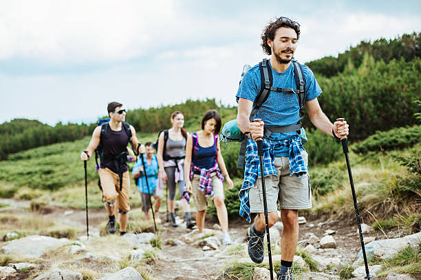 escaladoras - group of people journey effort travel destinations fotografías e imágenes de stock