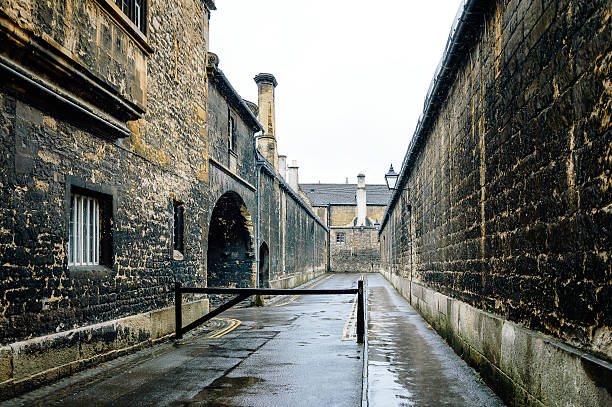 istock Lane in Oxford a rainy day 596787650