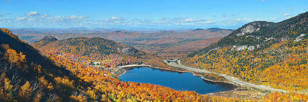 istock Lake and Autumn foliage 596791004
