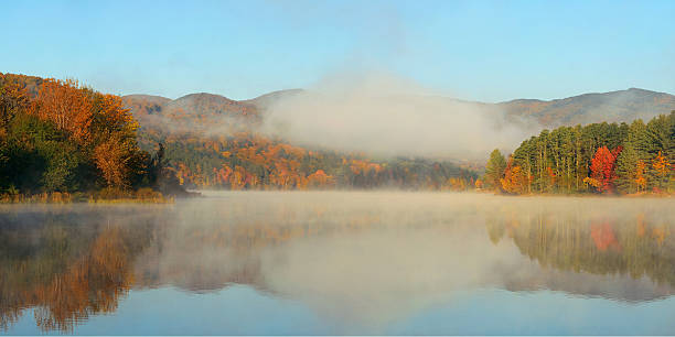 istock Lake Autumn Foliage fog 596791356