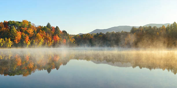 istock Lake Autumn Foliage fog 596791654