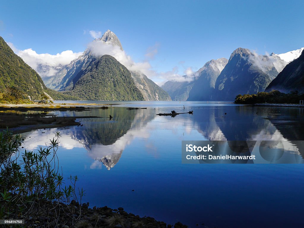 Belo Som de Milford - Foto de stock de Parque Nacional de Fiordland royalty-free