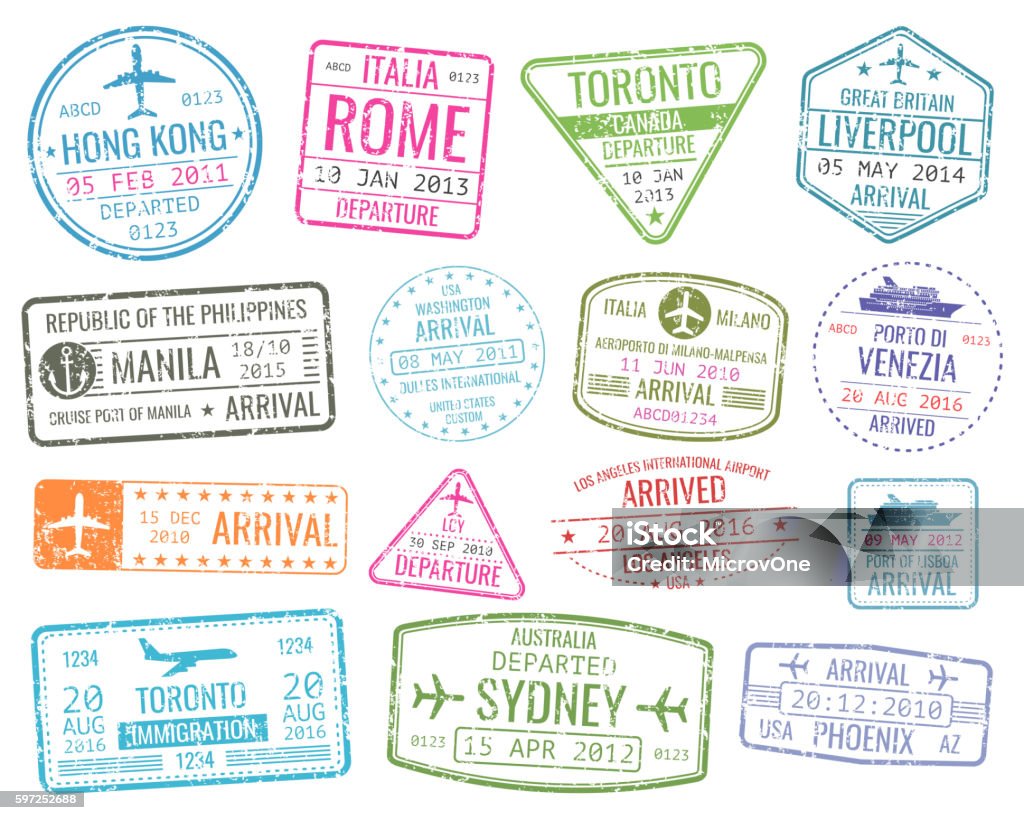 I timbri internazionali per i visti di viaggio d'affari recano il set di segni di arrivo vettoriali - arte vettoriale royalty-free di Timbro del passaporto