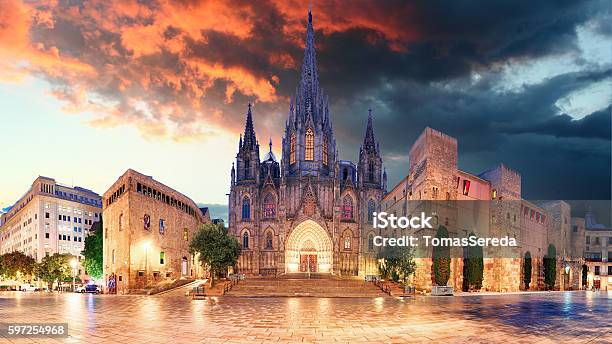 Cathedrel De Barcelona Plaza Nova Stockfoto und mehr Bilder von Barcelona - Spanien - Barcelona - Spanien, Kathedrale von Barcelona, 25-Cent-Stück