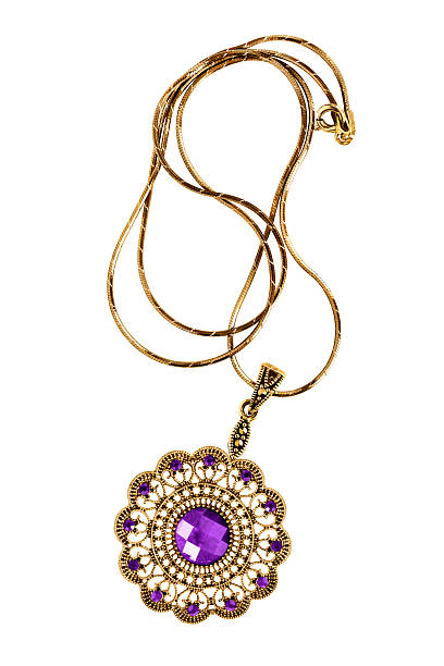 medalhão de ametista - amethyst necklace gem purple - fotografias e filmes do acervo
