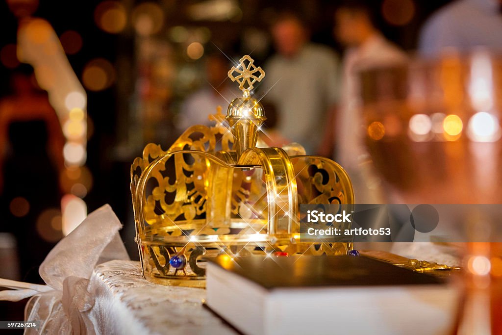 couronne rituelle de l’église . - Photo de Amour libre de droits