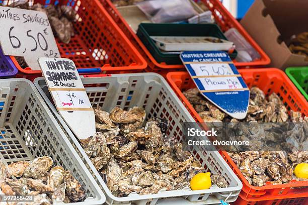 Austern Markt In Cancale Frankreich Stockfoto und mehr Bilder von Auster - Auster, Ausverkauf, Bretagne