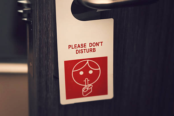 방해하지 마십시오. - do not disturb sign 뉴스 사진 이미지