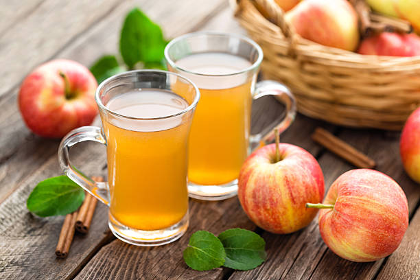 sidra de manzana  - cider fotografías e imágenes de stock