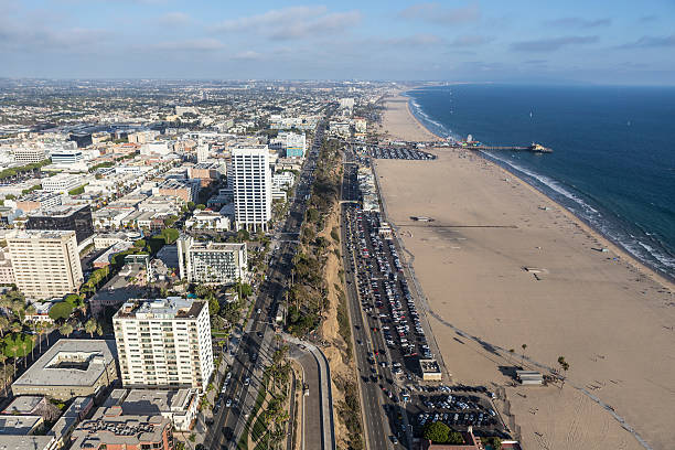 santa monica plaża antena - santa monica california route 1 pacific coast highway zdjęcia i obrazy z banku zdjęć