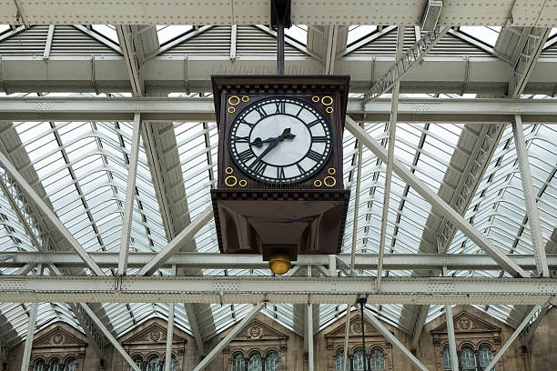 istock Meeting Point of Glasgow Central Train Station 597673894