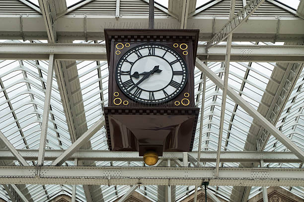 istock Meeting Point of Glasgow Central Train Station 597673956