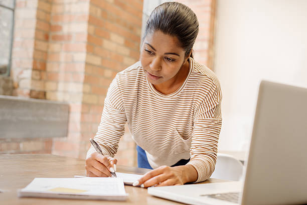 istock Filling the taxes 597933052