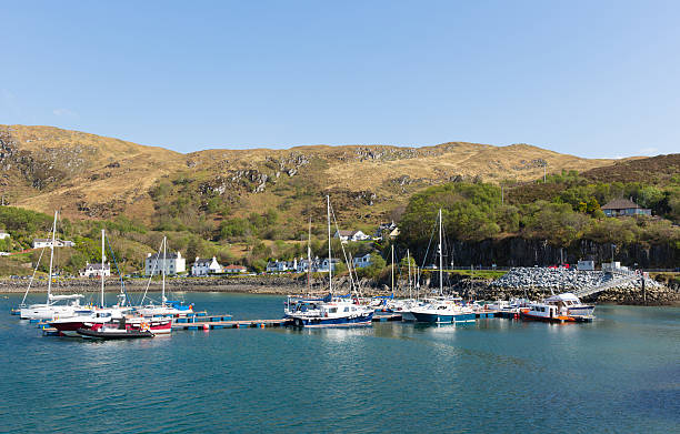 boats in mallaig harbour scotland uk west coast scottish highlands - mallaig imagens e fotografias de stock